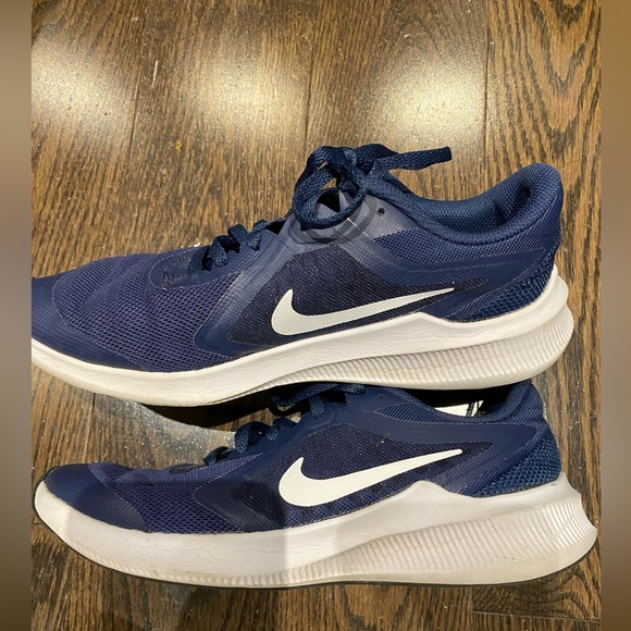 Nike Downshifter 10 Running Shoes - Picture 3 of 6